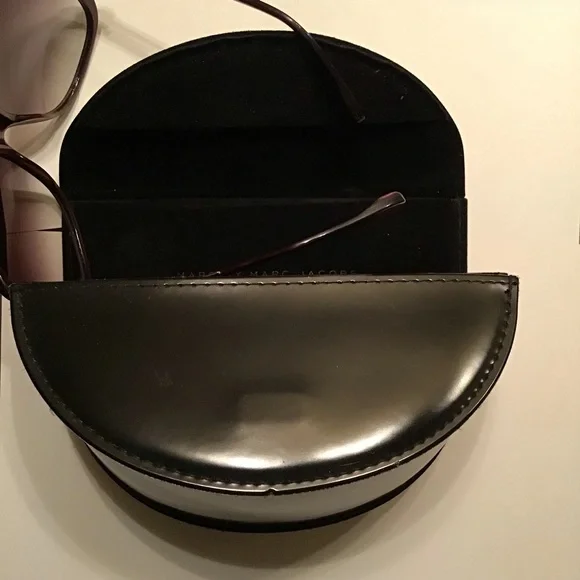 MARC BY MARC JACOBS Purple Polarized sunglasses display picture 3